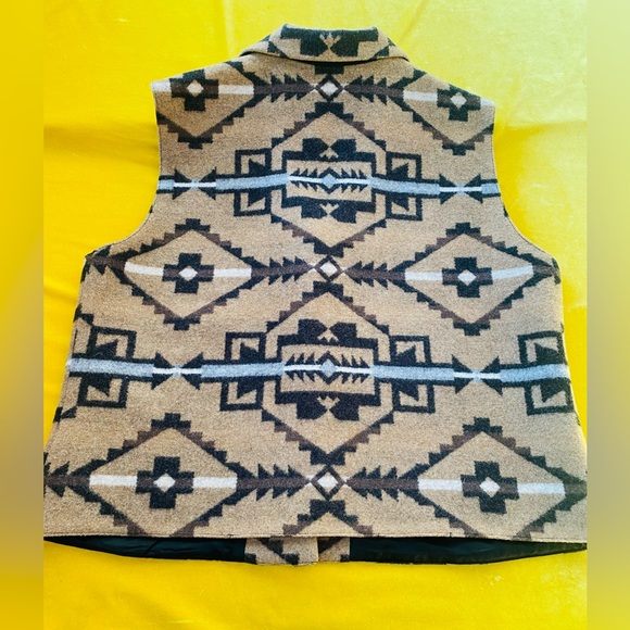 🔥PENDLETON VEST🔥 - Picture 2 of 6